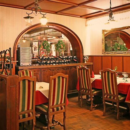 Logis Hotel Restaurant Hostellerie De L'Etoile Wasselonne Exteriör bild